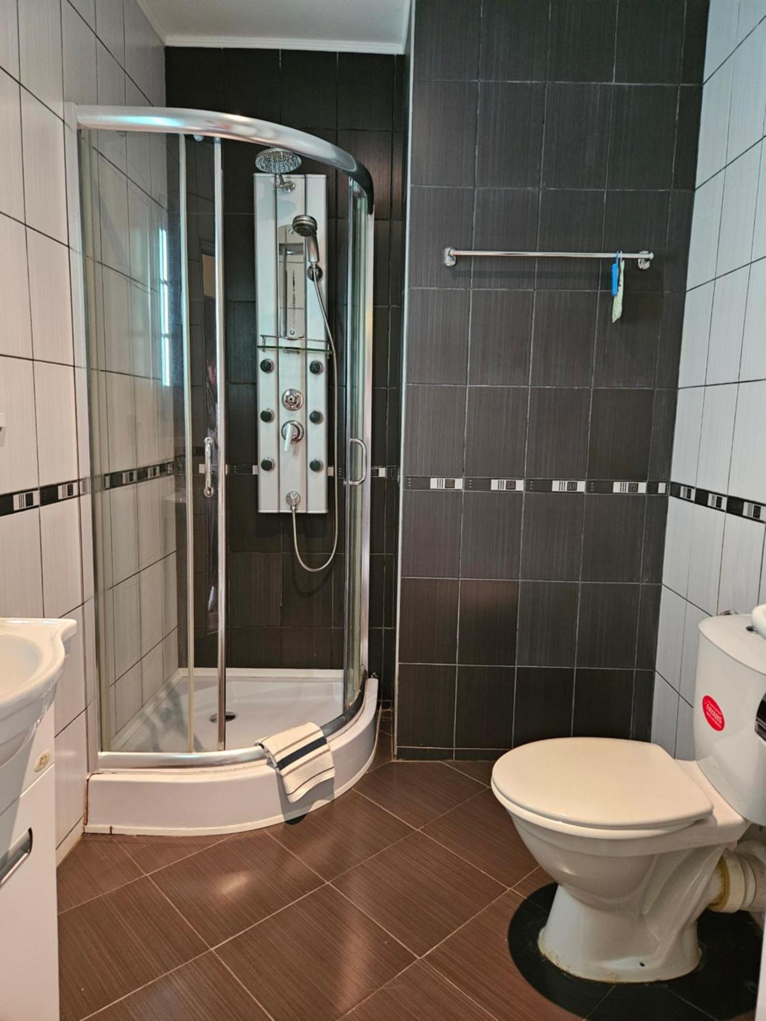Family Hotel Komhotel Berkovica Exteriér fotografie