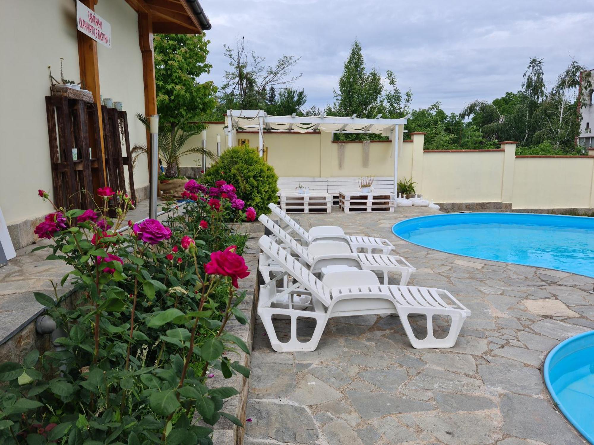 Family Hotel Komhotel Berkovica Exteriér fotografie