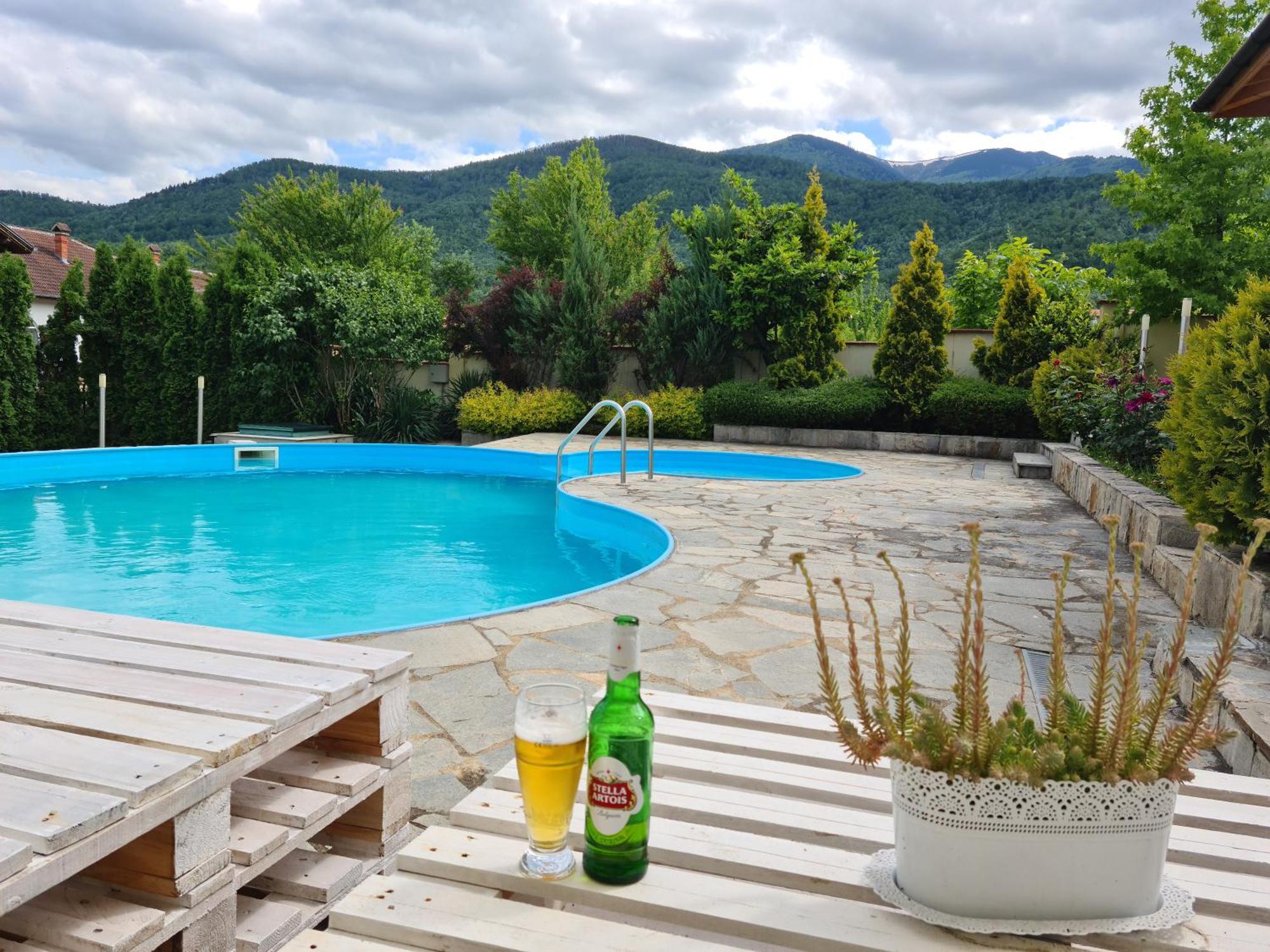 Family Hotel Komhotel Berkovica Exteriér fotografie
