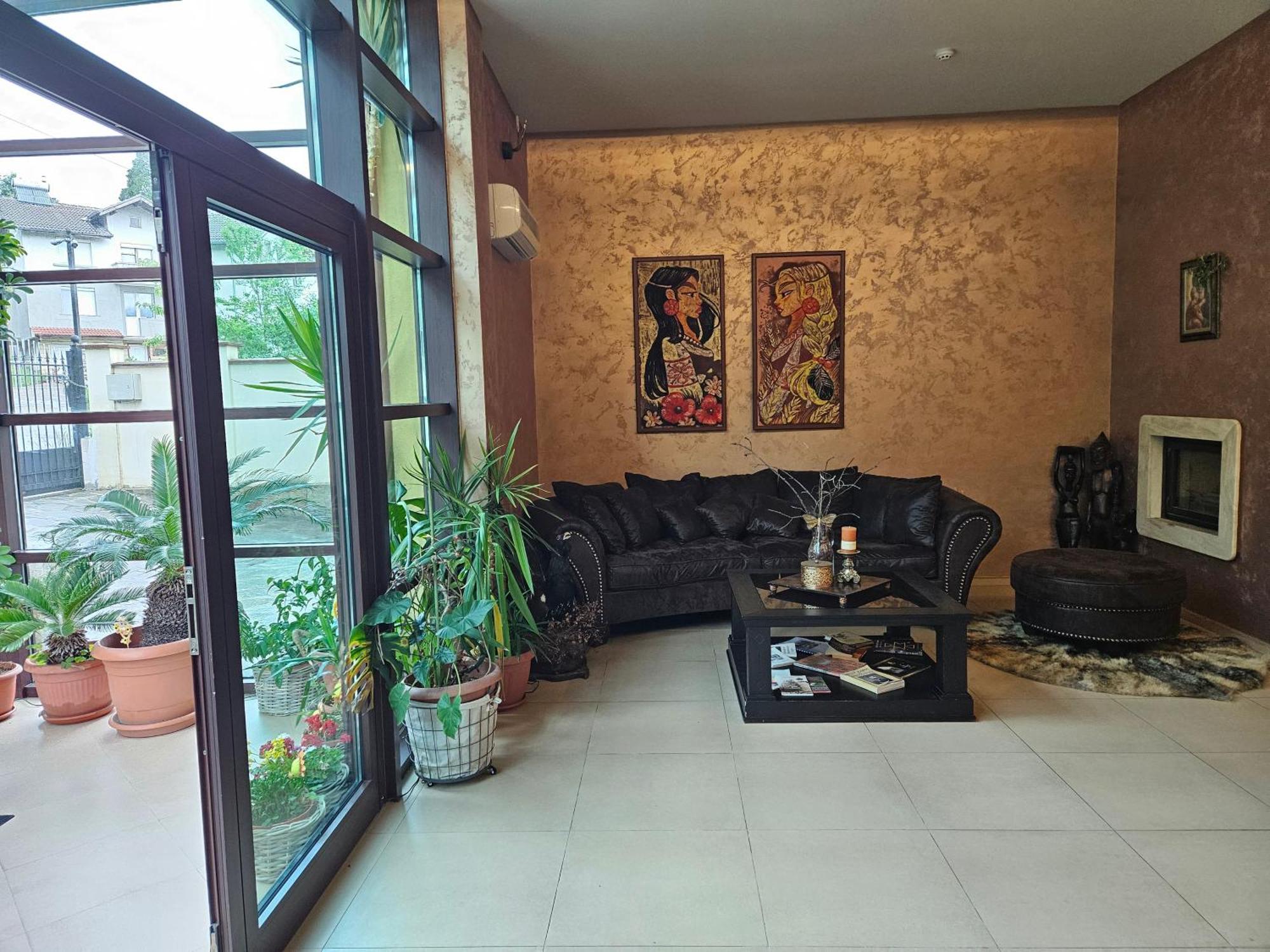 Family Hotel Komhotel Berkovica Exteriér fotografie