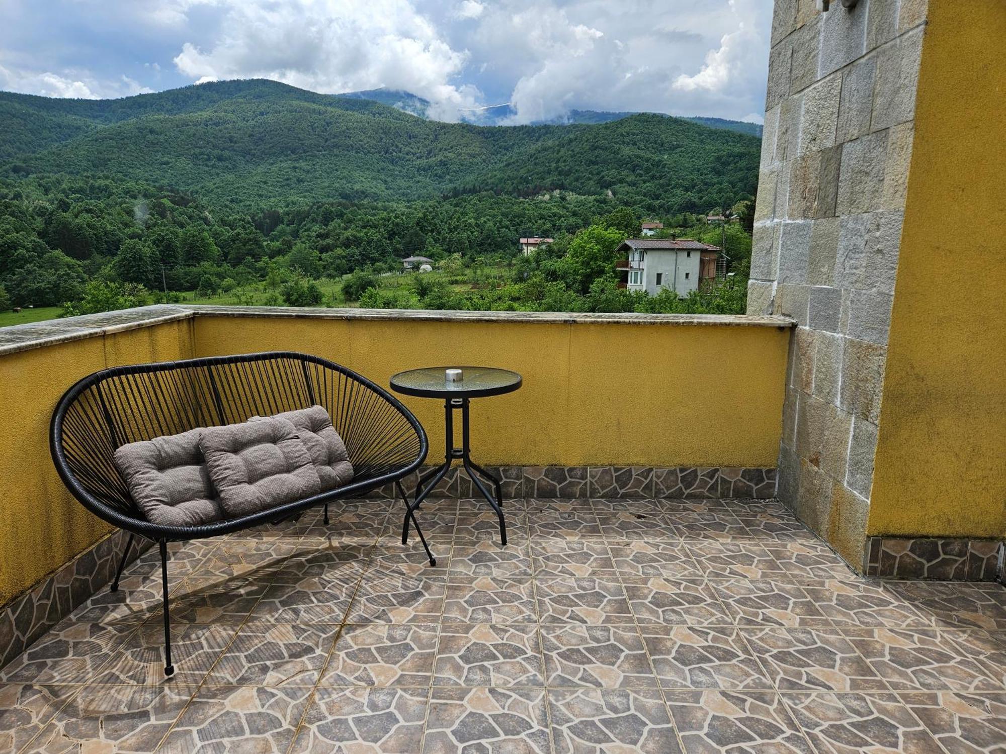 Family Hotel Komhotel Berkovica Exteriér fotografie